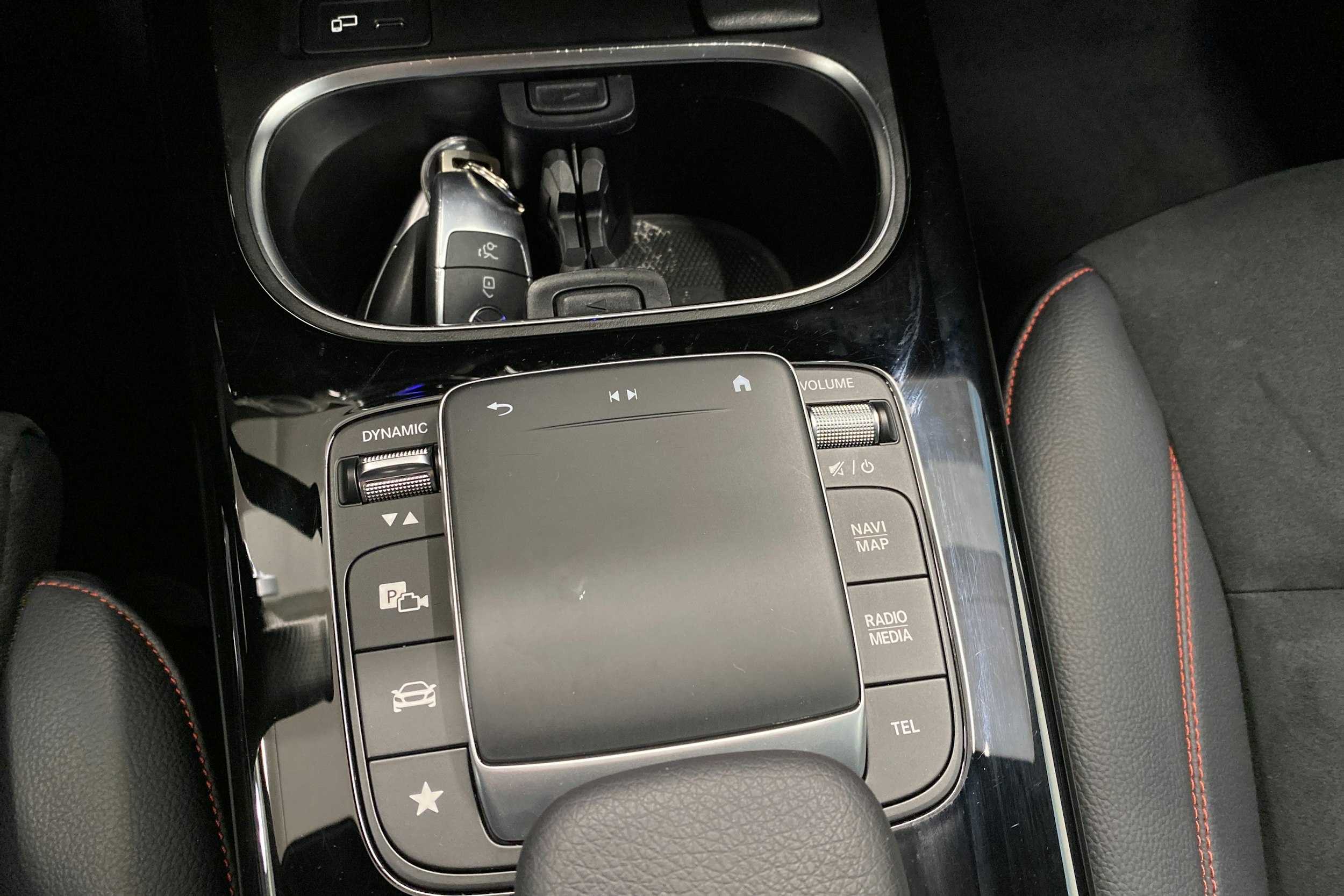 musta Mercedes-Benz A 2022 kuva 19.