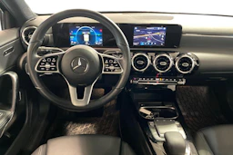 musta Mercedes-Benz A 2022 kuva 9.