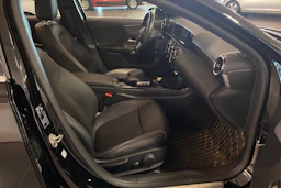 musta Mercedes-Benz A 2022 kuva 16.
