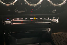 musta Mercedes-Benz A 2022 kuva 22.