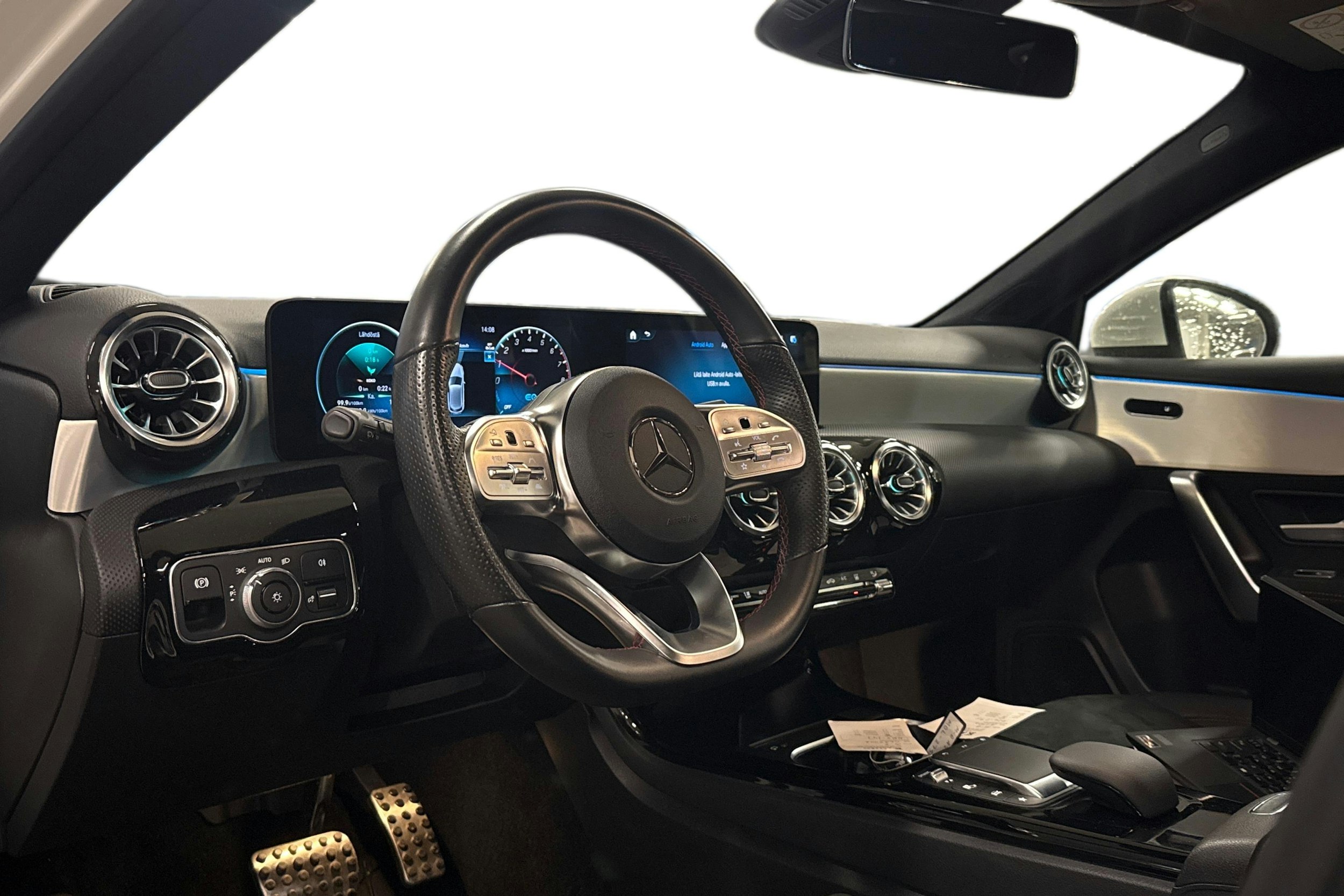 valkoinen Mercedes-Benz A 2022 kuva 3.