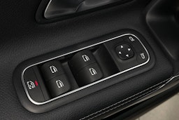 musta Mercedes-Benz A 2022 kuva 14.