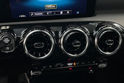 musta Mercedes-Benz A 2022 kuva 19.