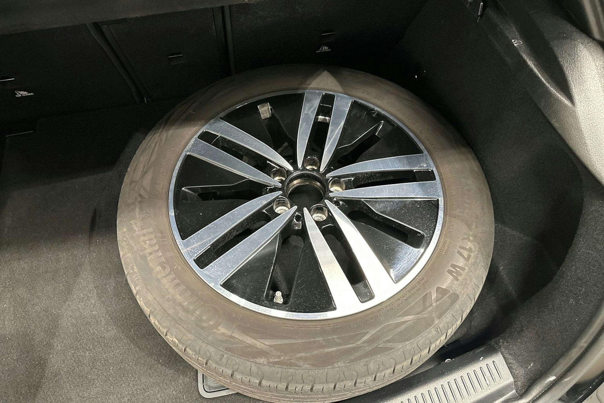 musta Mercedes-Benz A 2022 kuva 28.