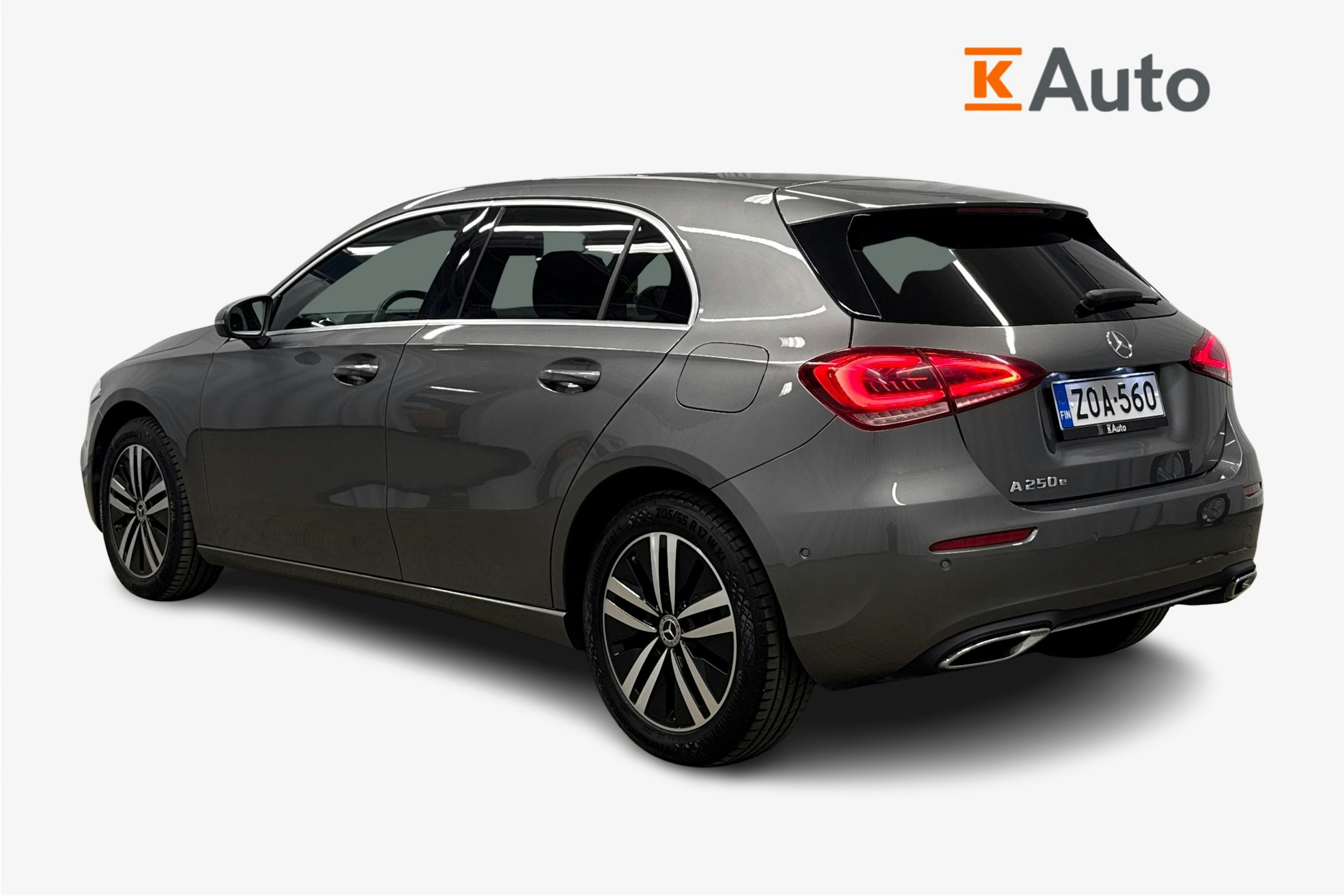 harmaa Mercedes-Benz A 2022 kuva 2.