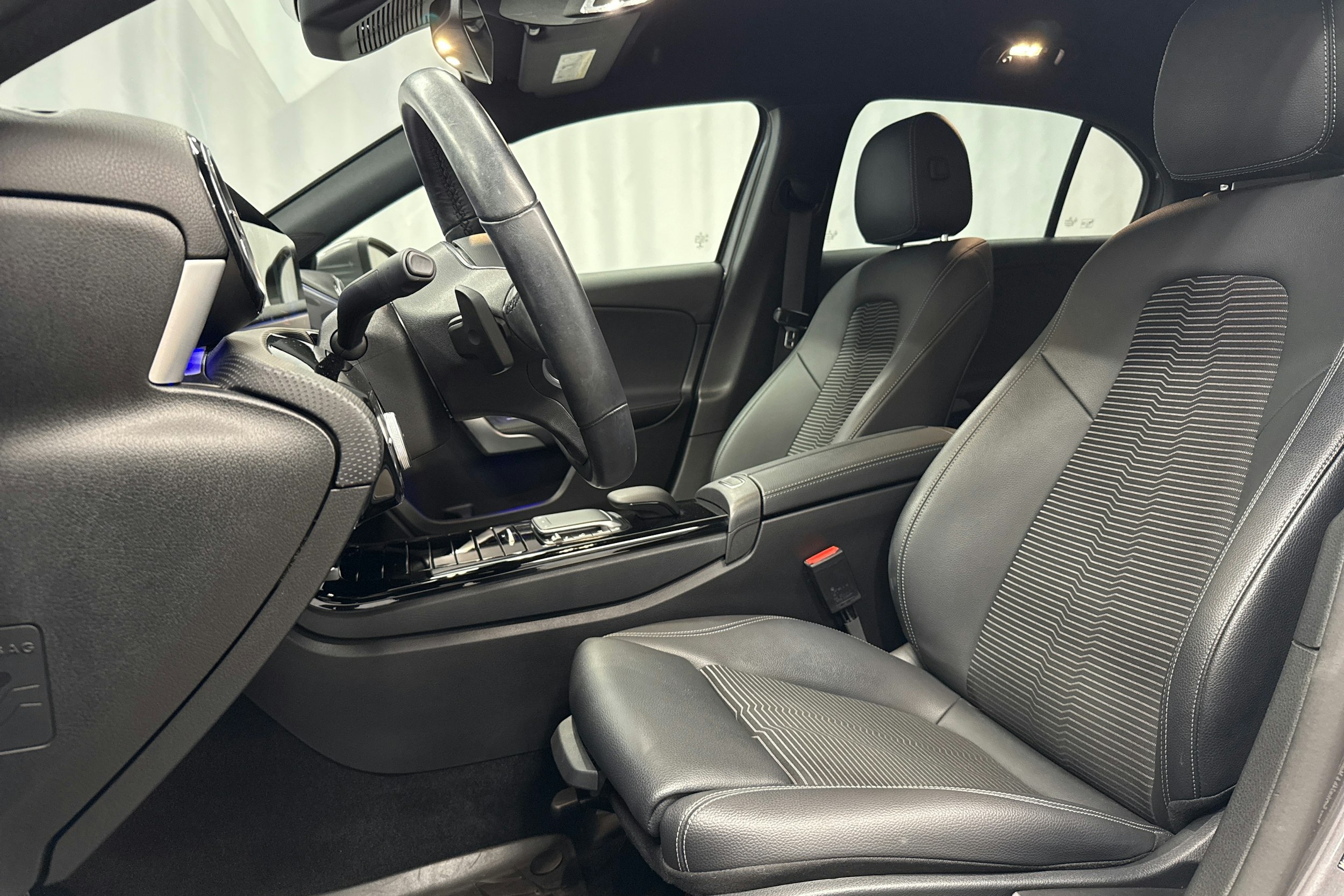 harmaa Mercedes-Benz A 2022 kuva 21.