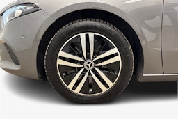harmaa Mercedes-Benz A 2022 kuva 24.
