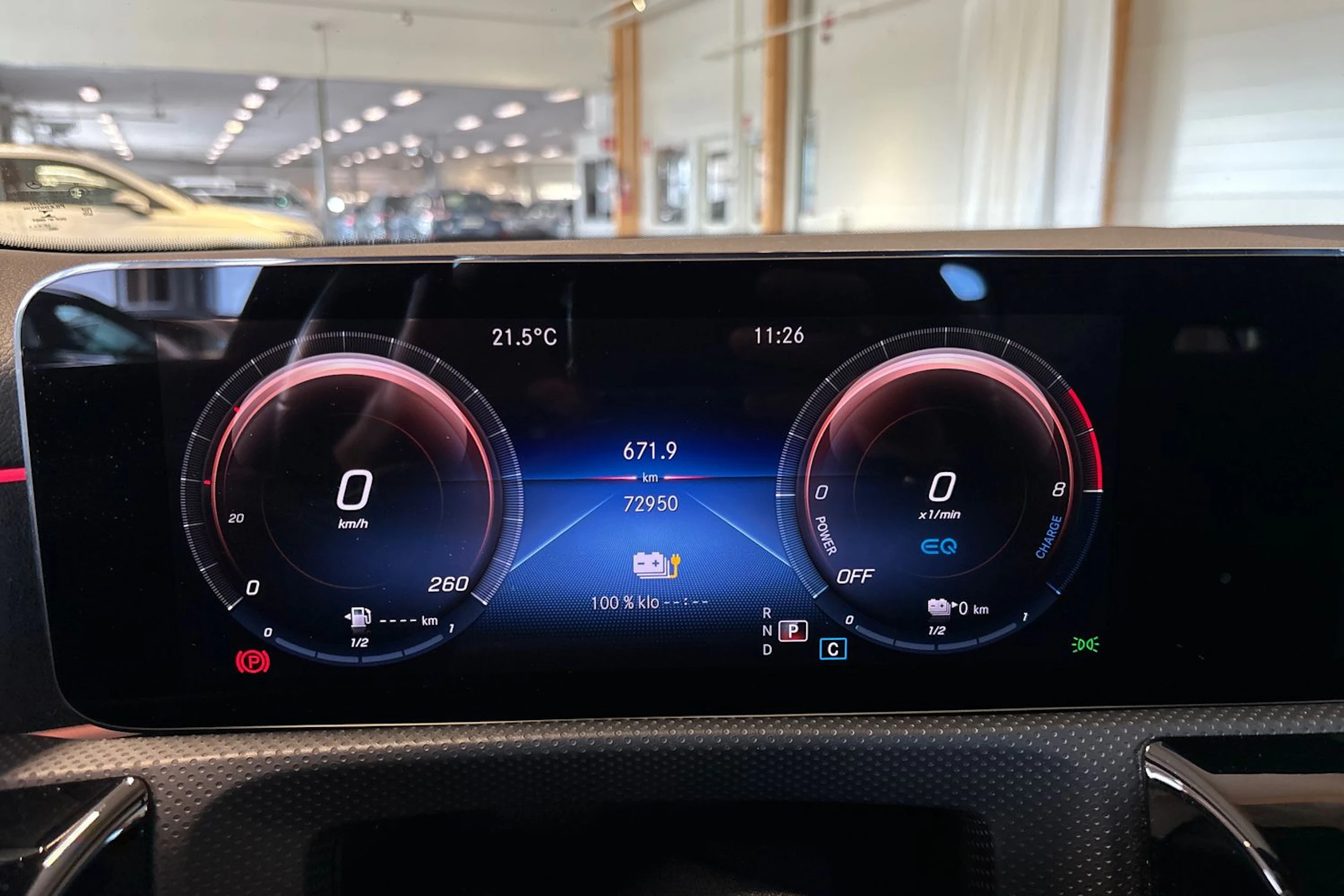 Sininen Mercedes-Benz A 2023 kuva 12.