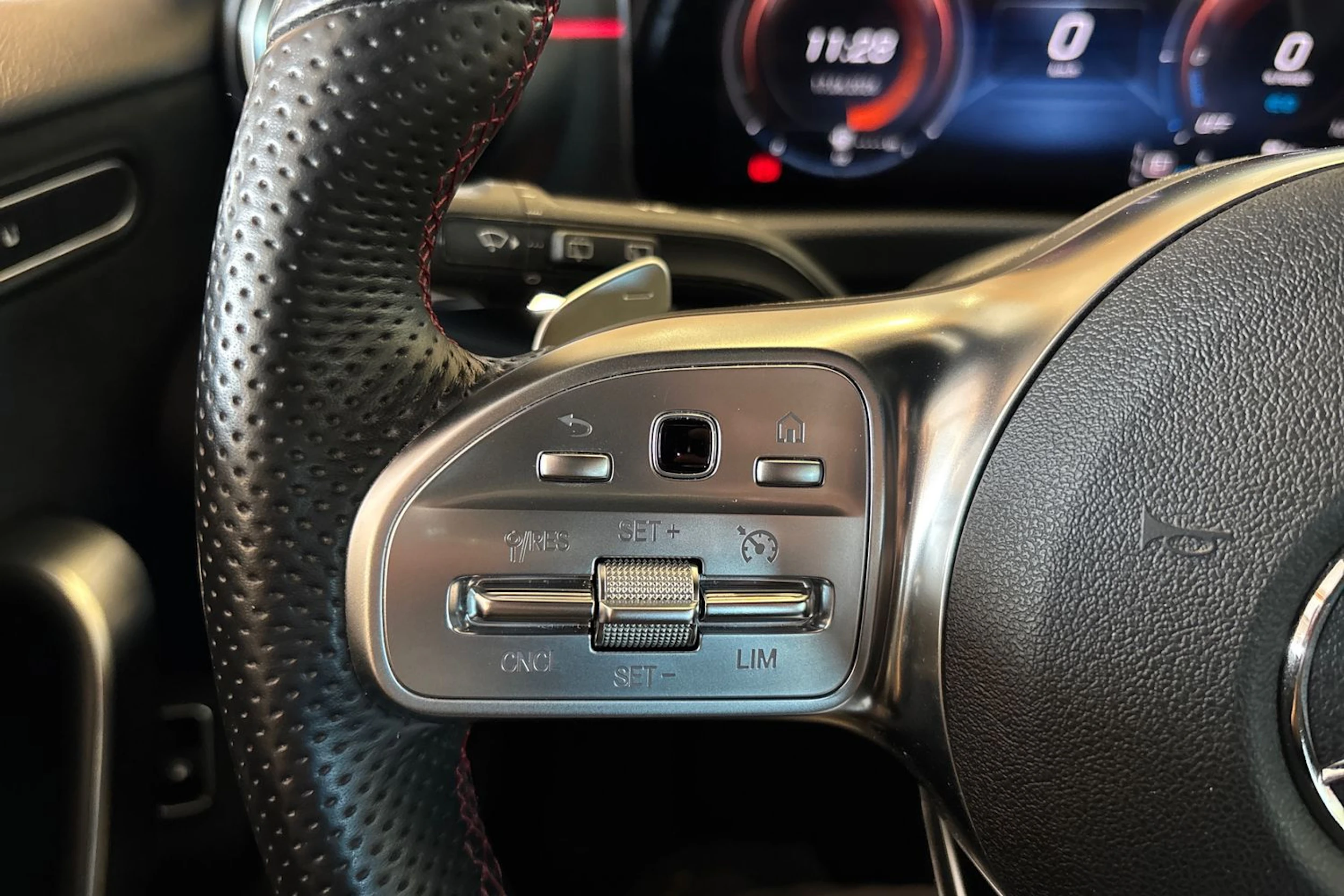 Sininen Mercedes-Benz A 2023 kuva 13.
