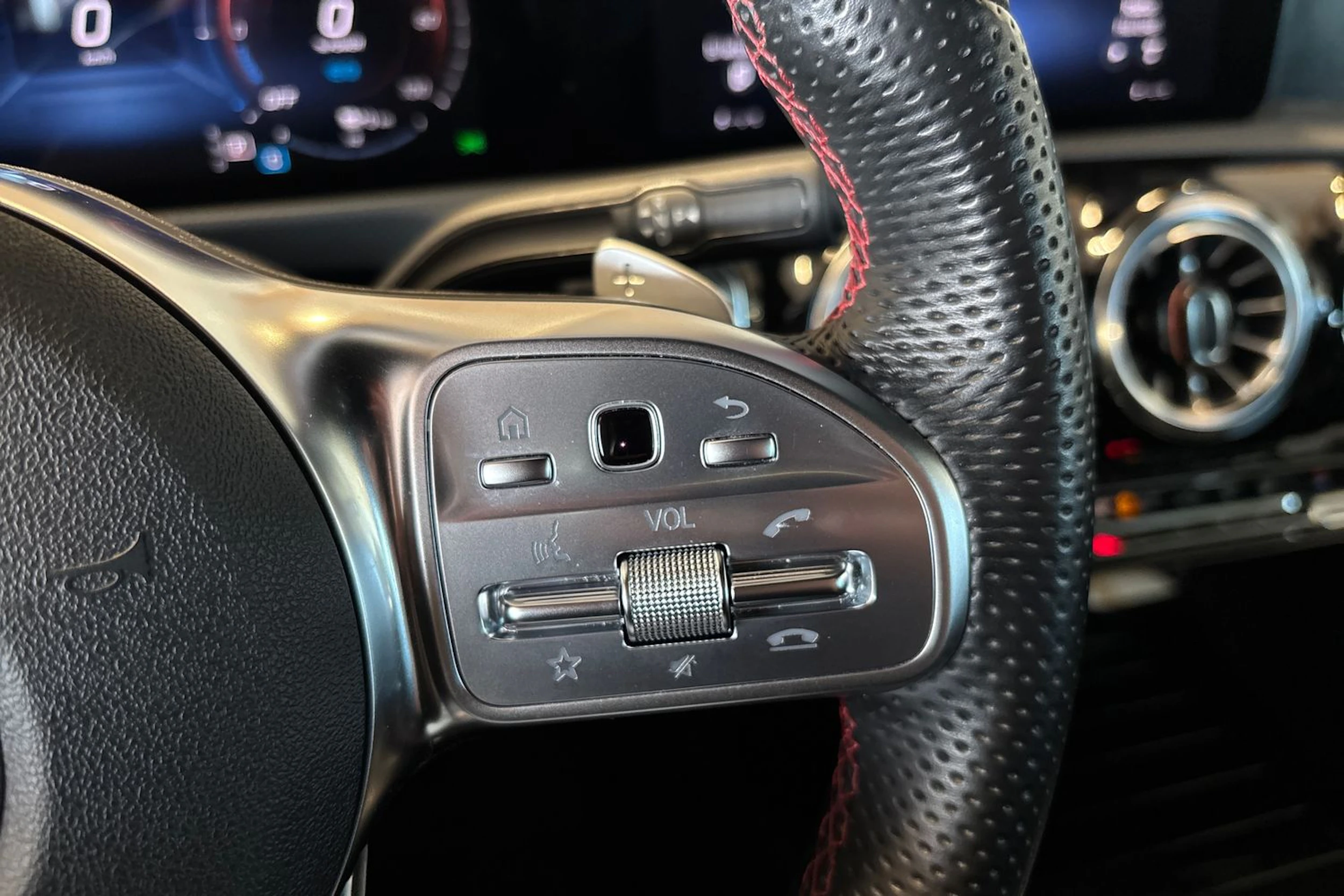 Sininen Mercedes-Benz A 2023 kuva 14.