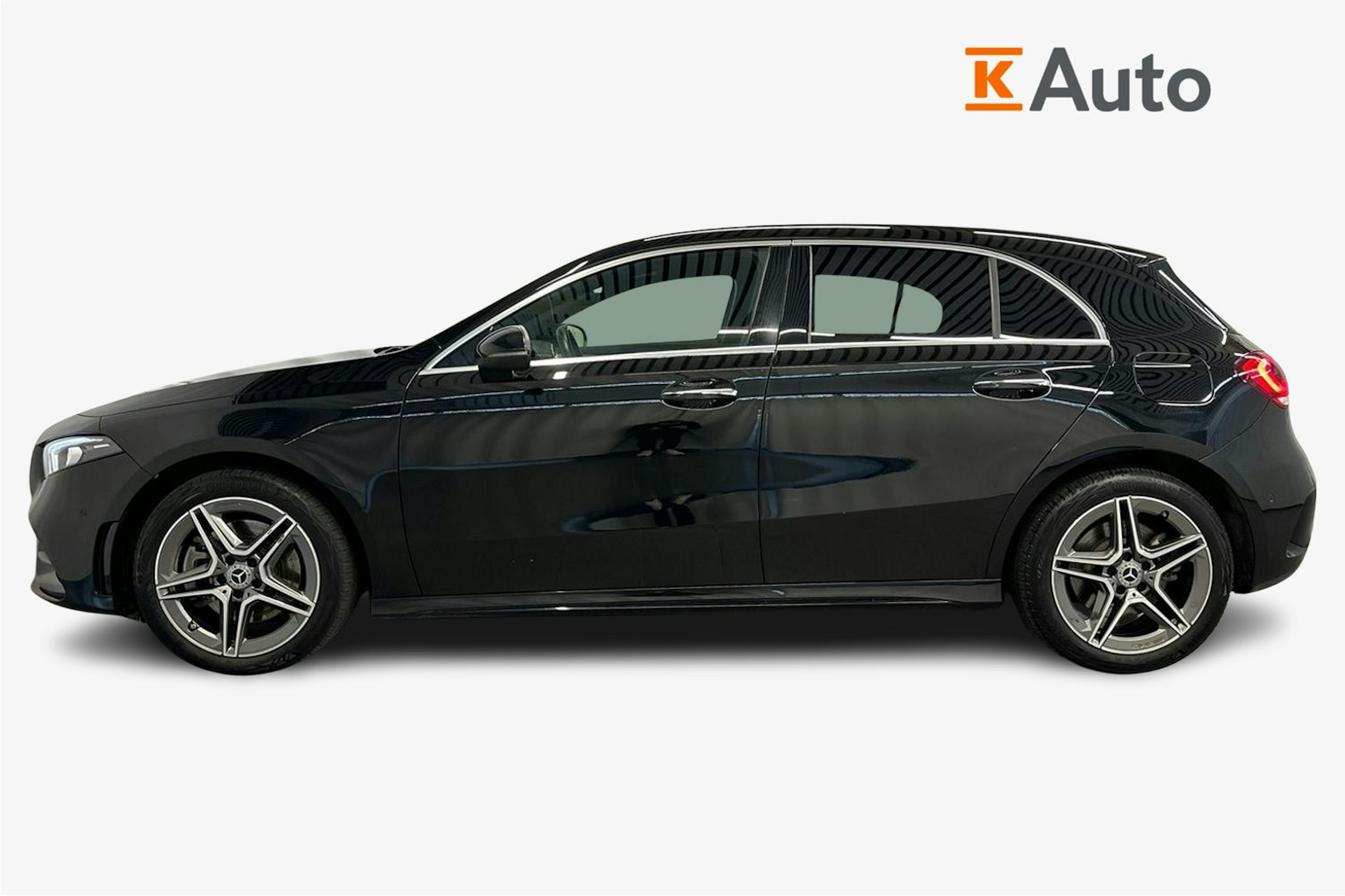 musta Mercedes-Benz A 2023 kuva 6.