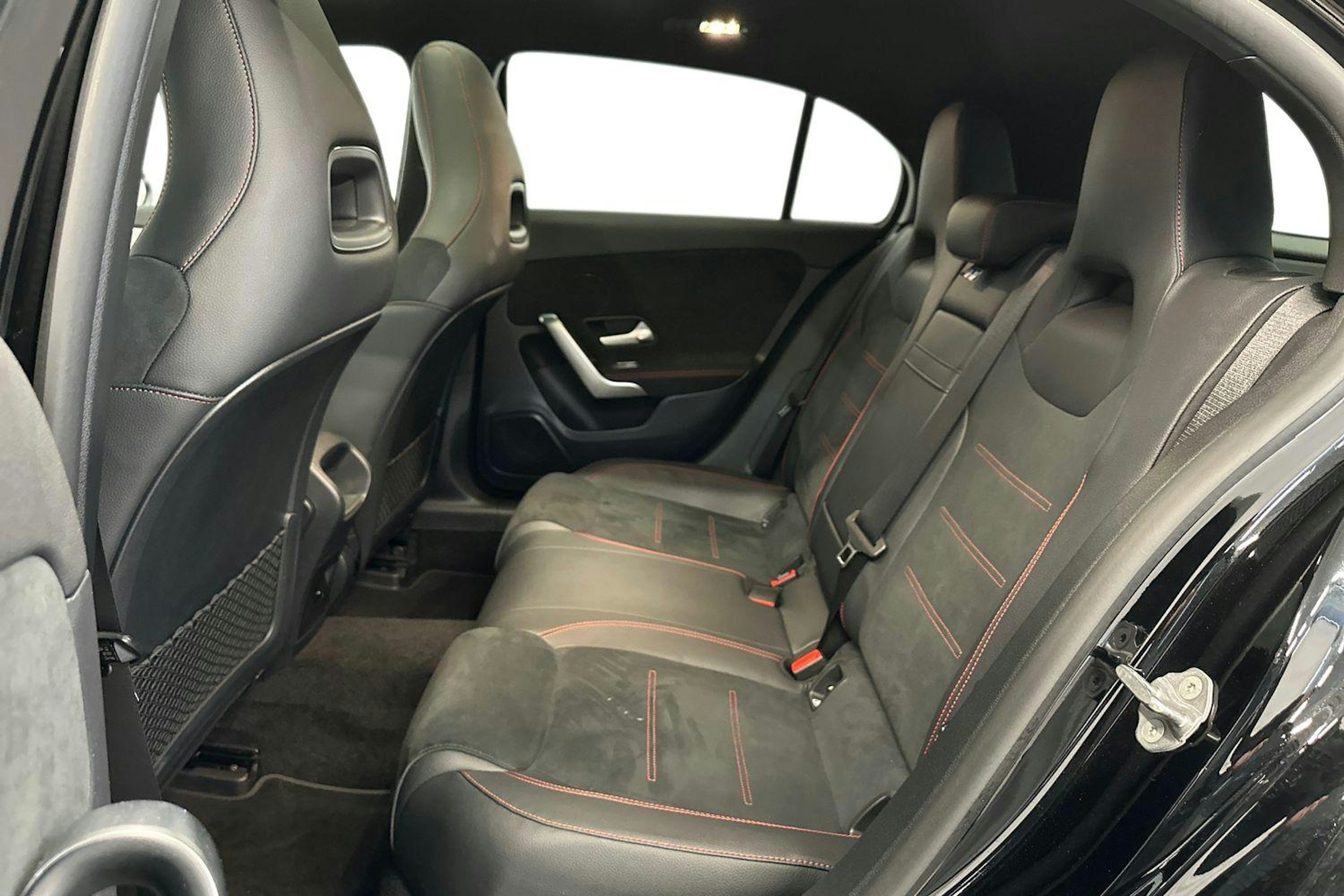 musta Mercedes-Benz A 2023 kuva 10.