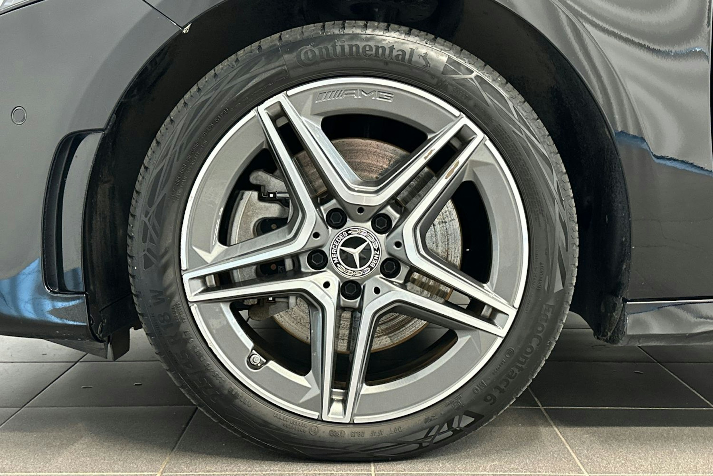 musta Mercedes-Benz A 2023 kuva 11.