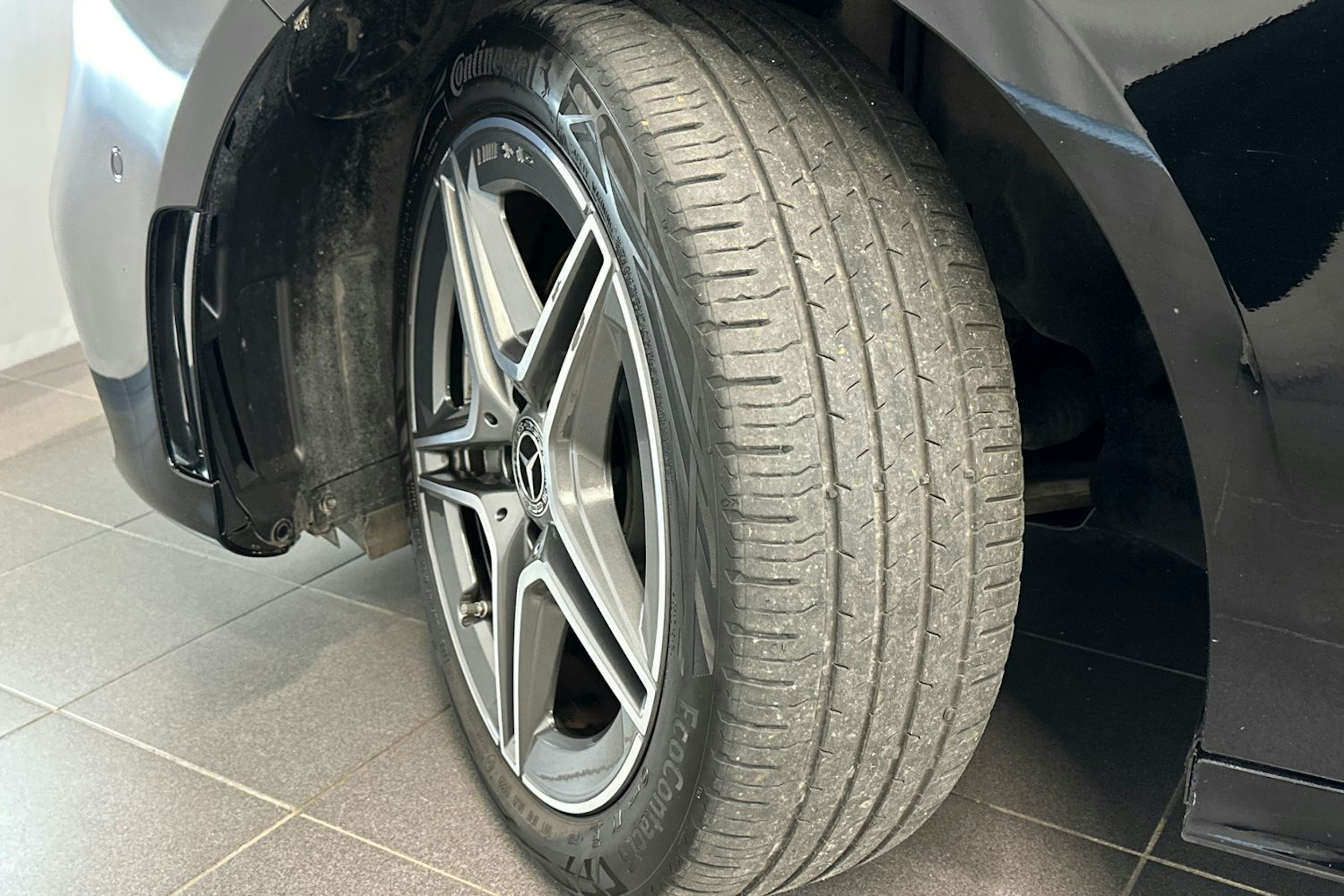 musta Mercedes-Benz A 2023 kuva 13.