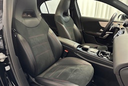 musta Mercedes-Benz A 2023 kuva 16.
