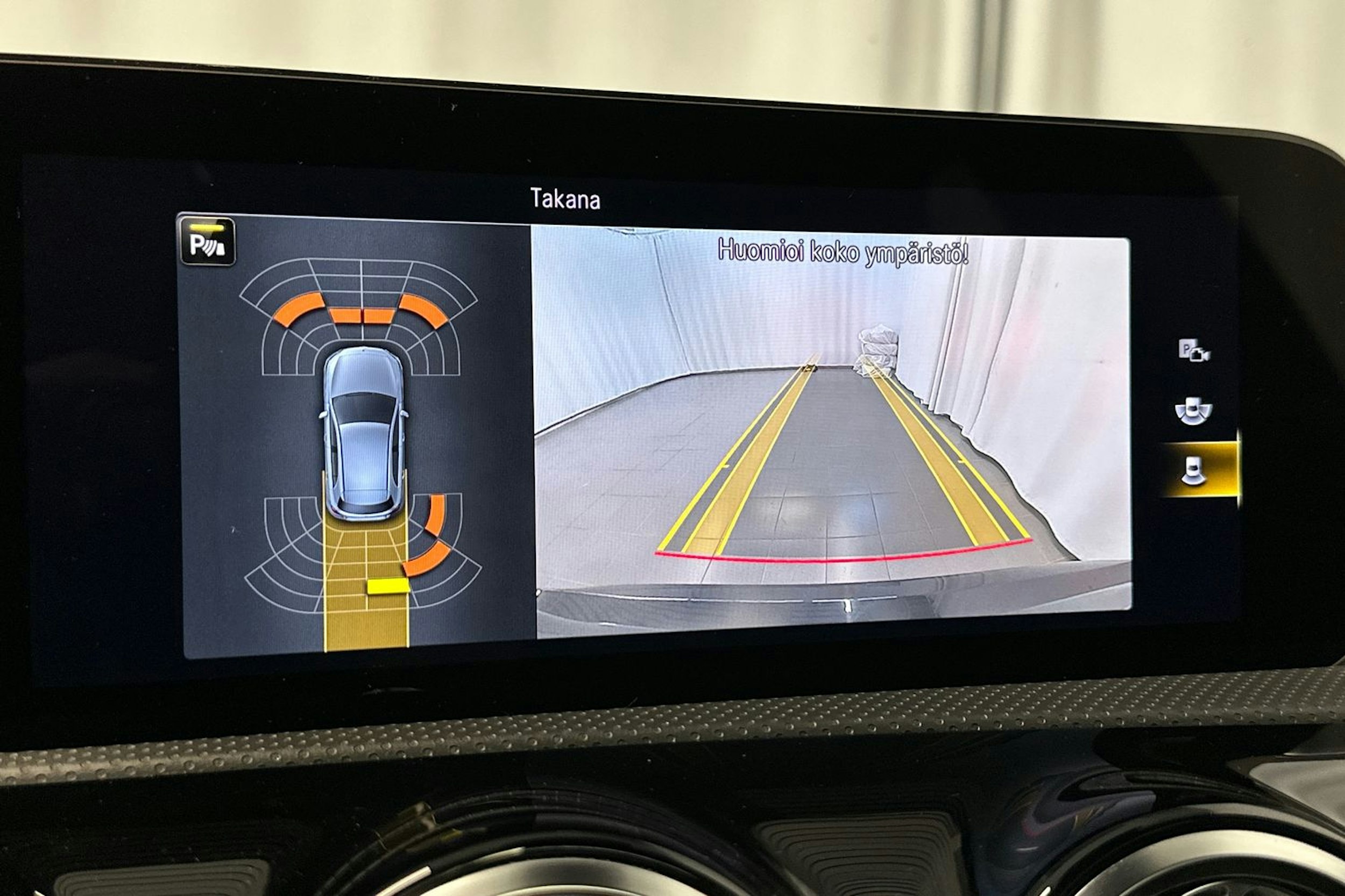 musta Mercedes-Benz A 2023 kuva 26.