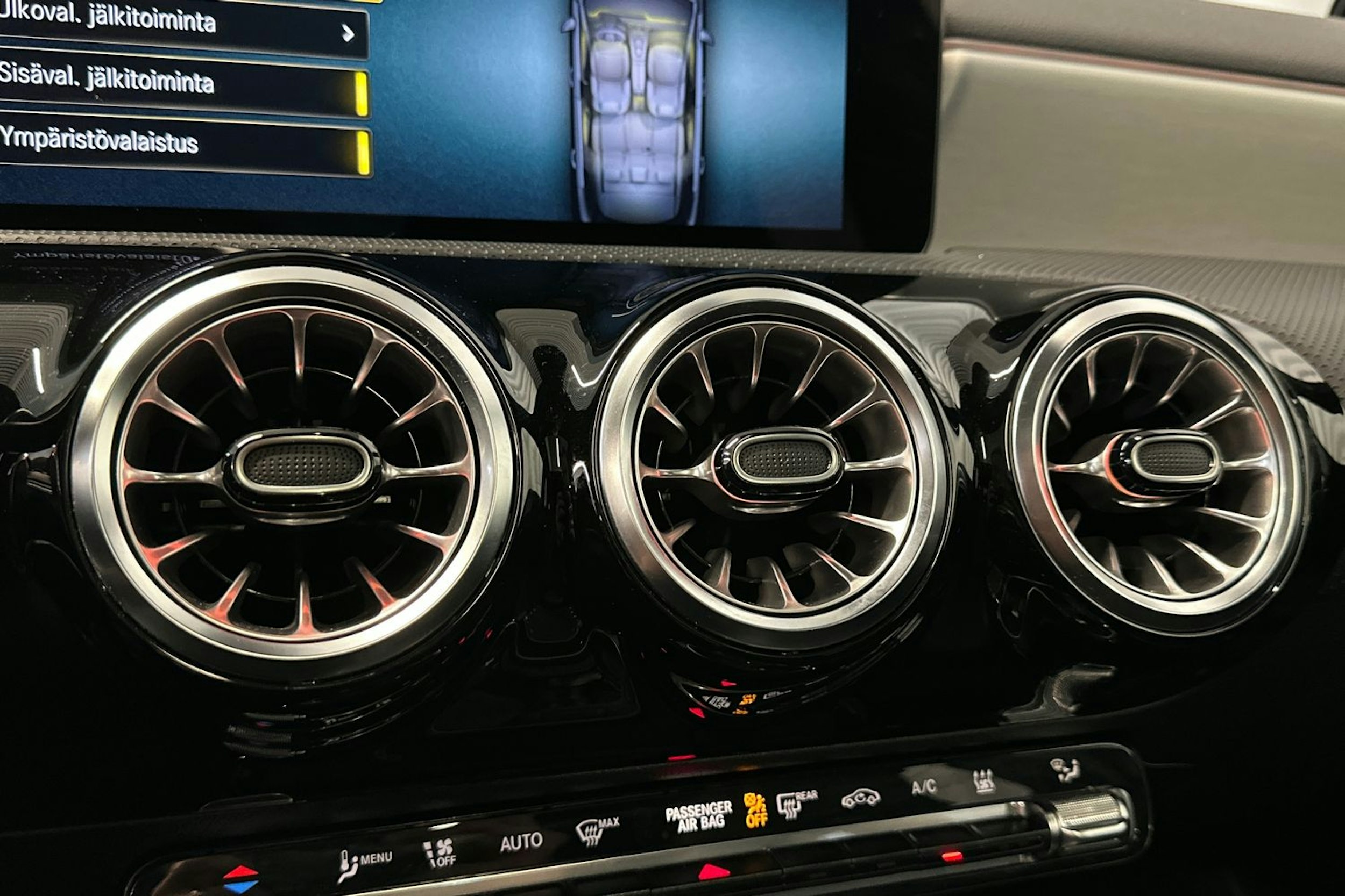 musta Mercedes-Benz A 2023 kuva 27.