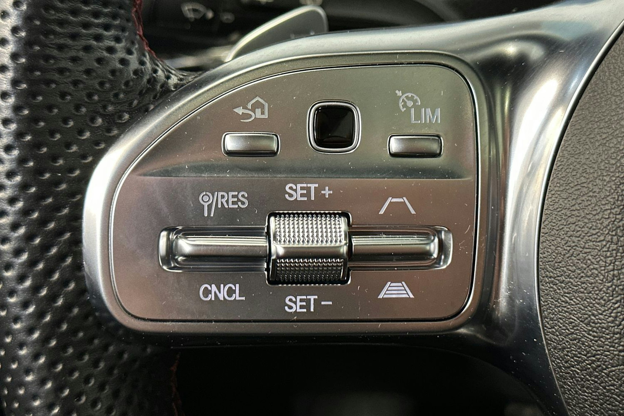musta Mercedes-Benz A 2023 kuva 30.