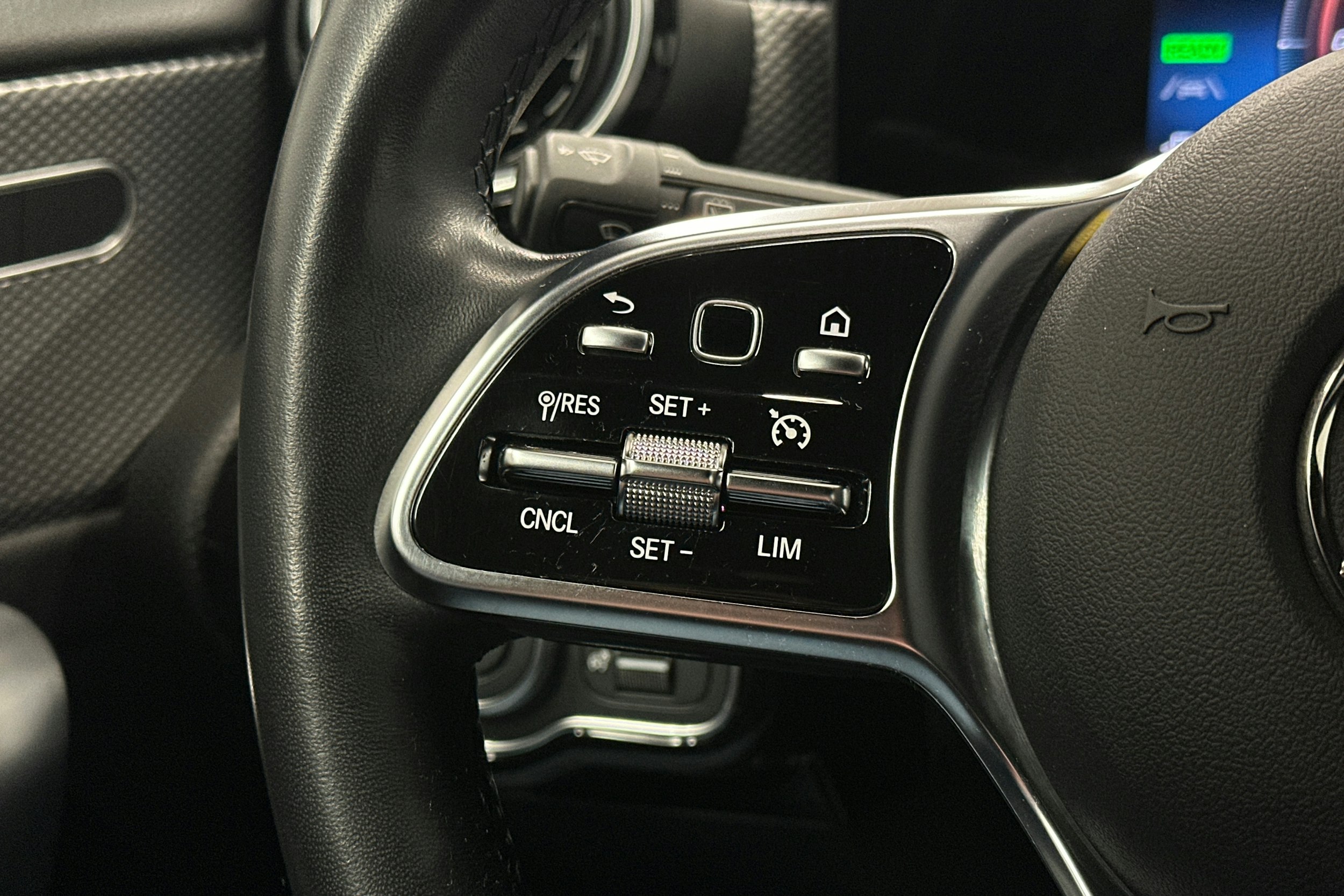 harmaa Mercedes-Benz A 2023 kuva 17.