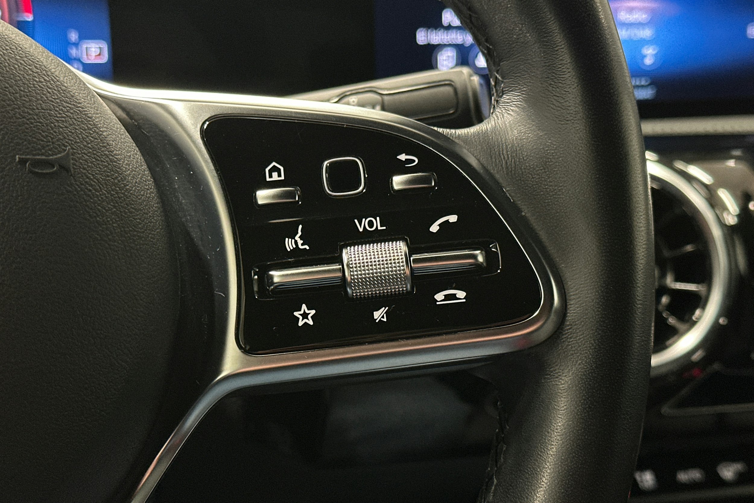 harmaa Mercedes-Benz A 2023 kuva 18.