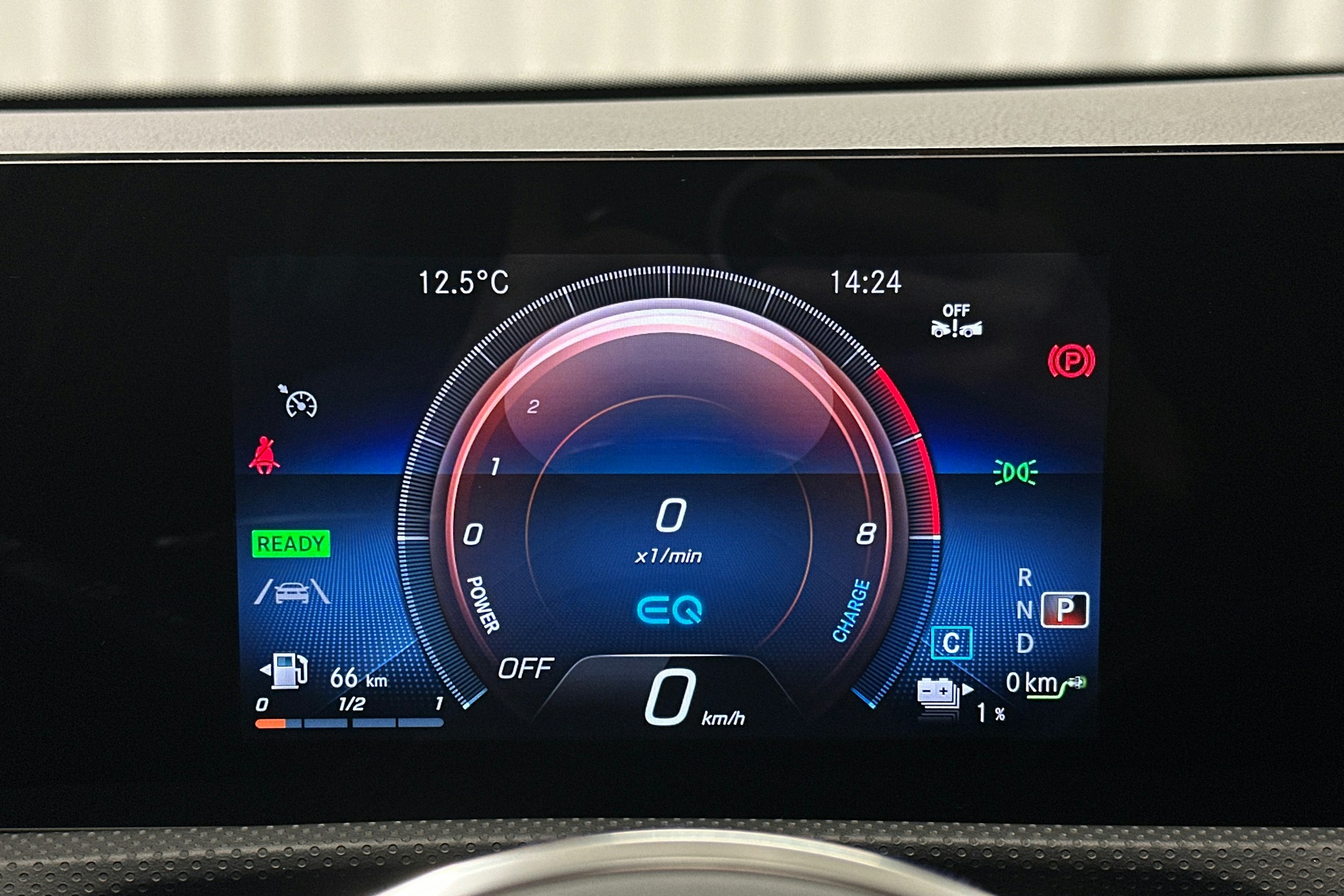 harmaa Mercedes-Benz A 2023 kuva 19.