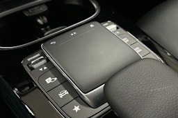 harmaa Mercedes-Benz A 2023 kuva 26.