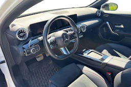 valkoinen Mercedes-Benz A 2023 kuva 3.