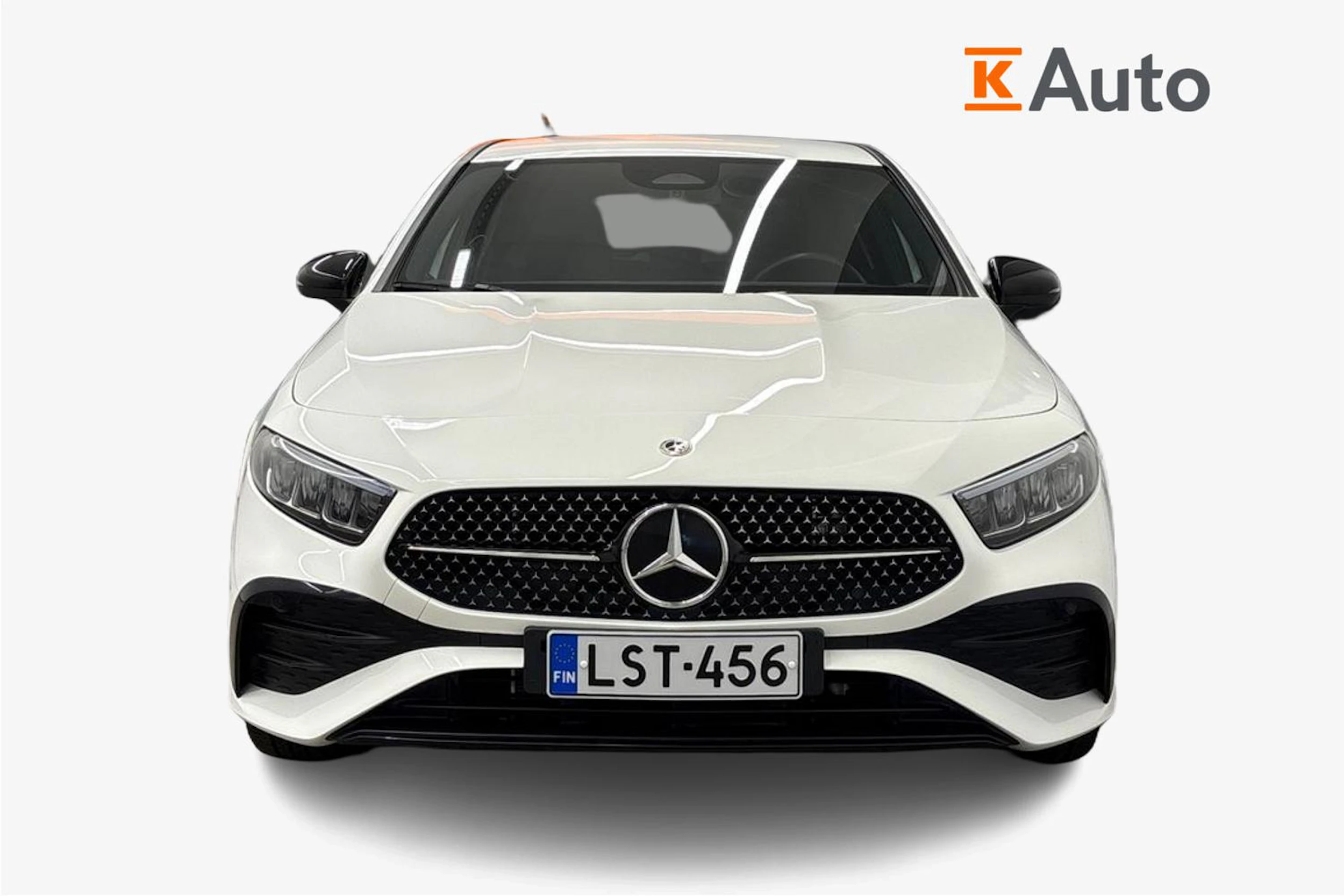 valkoinen Mercedes-Benz A 2023 kuva 4.