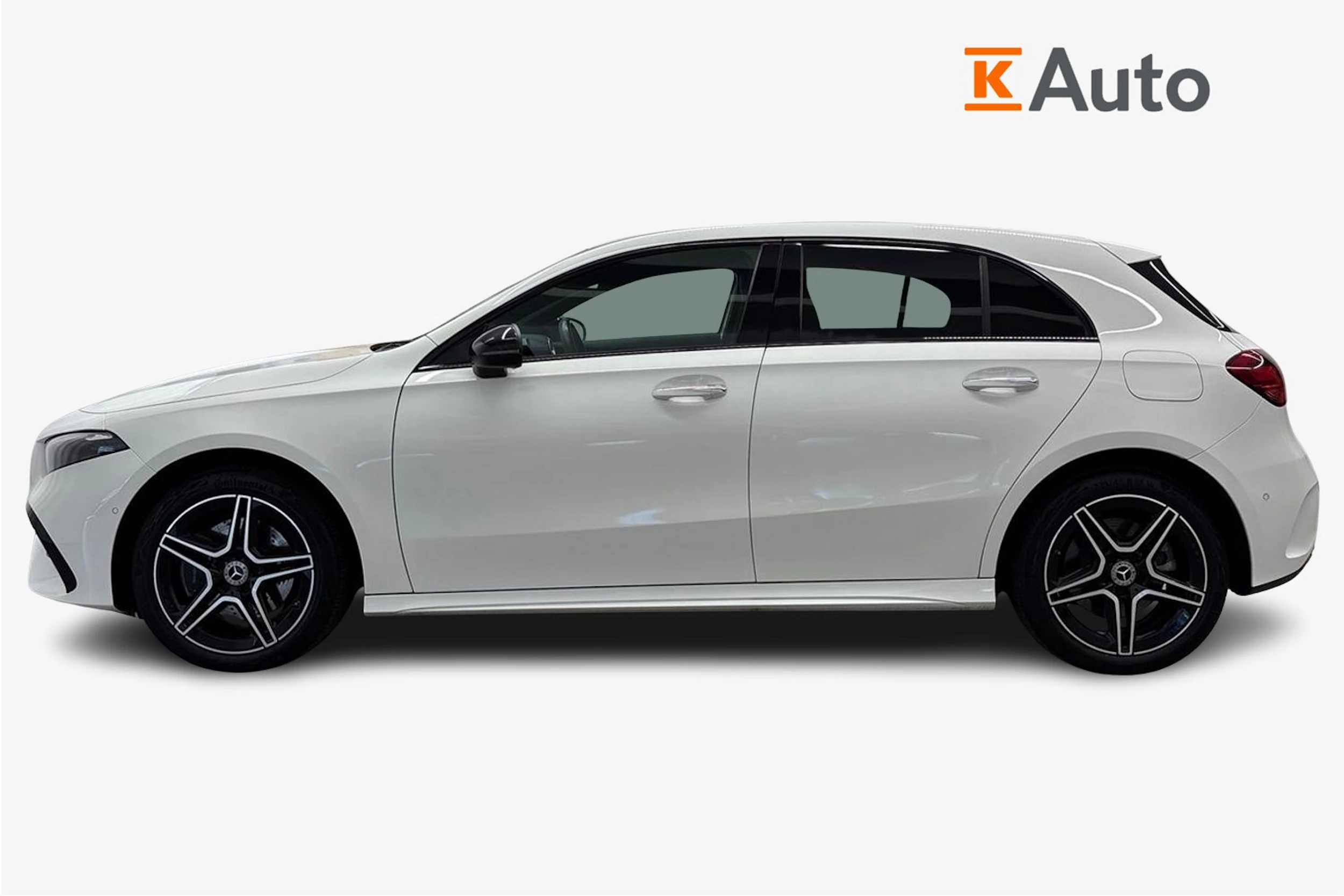 valkoinen Mercedes-Benz A 2023 kuva 5.