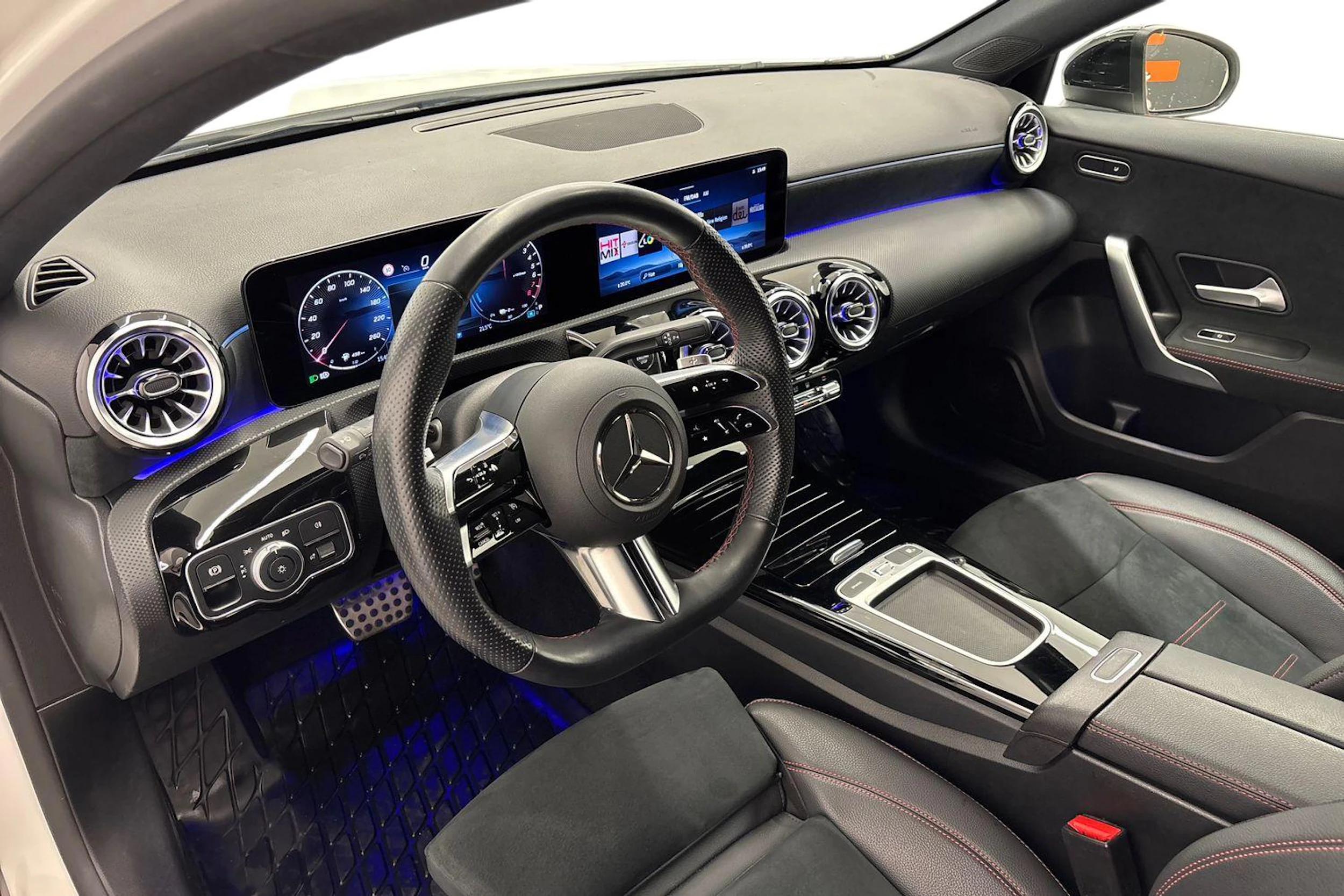 valkoinen Mercedes-Benz A 2023 kuva 6.