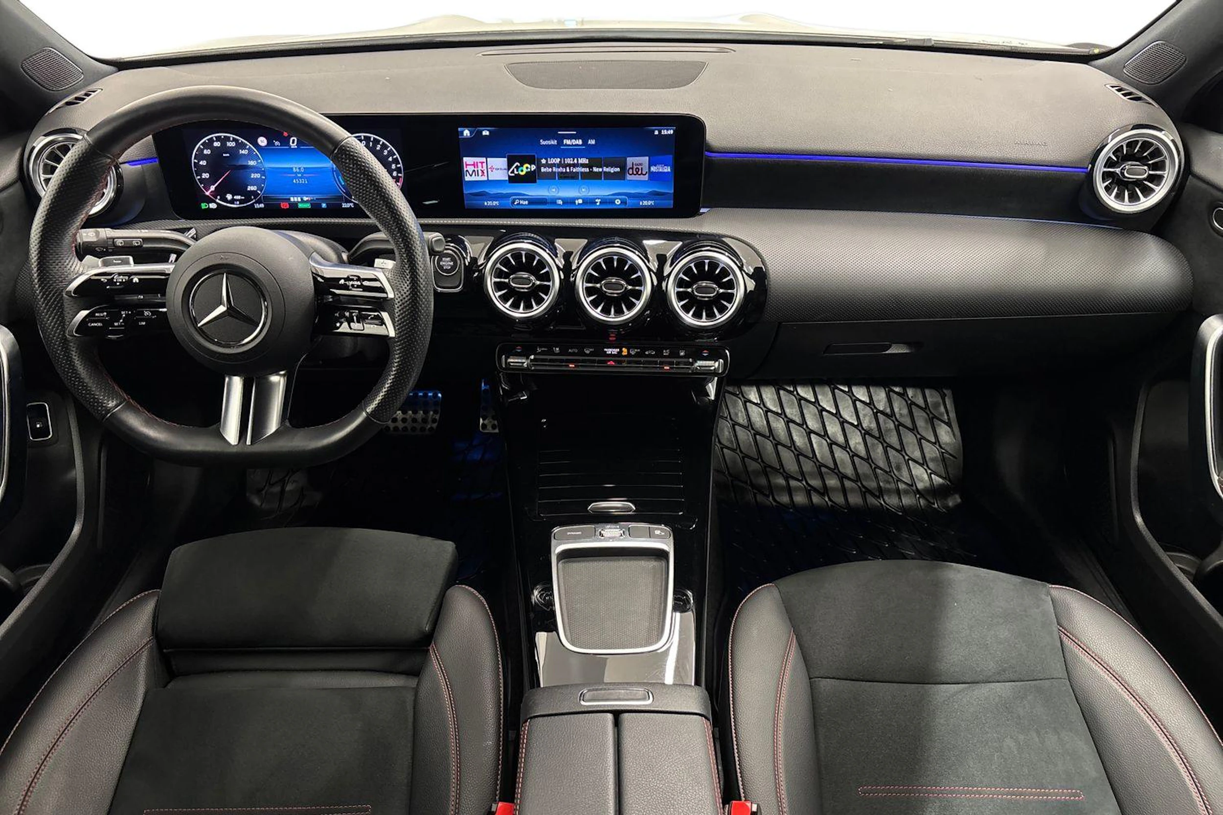 valkoinen Mercedes-Benz A 2023 kuva 7.