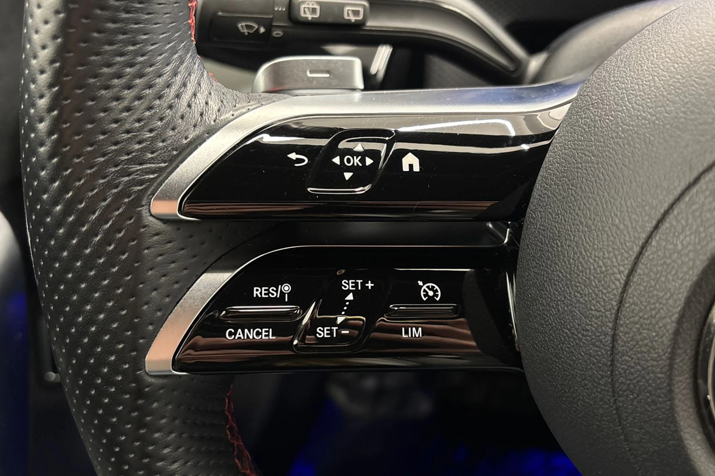 valkoinen Mercedes-Benz A 2023 kuva 13.
