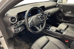 Harmaa Mercedes-Benz A 250 e 2021 kuva 7.