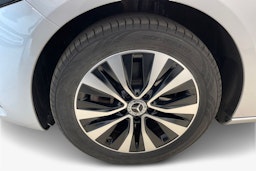 Harmaa Mercedes-Benz A 250 e 2021 kuva 11.