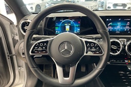 Harmaa Mercedes-Benz A 250 e 2021 kuva 14.