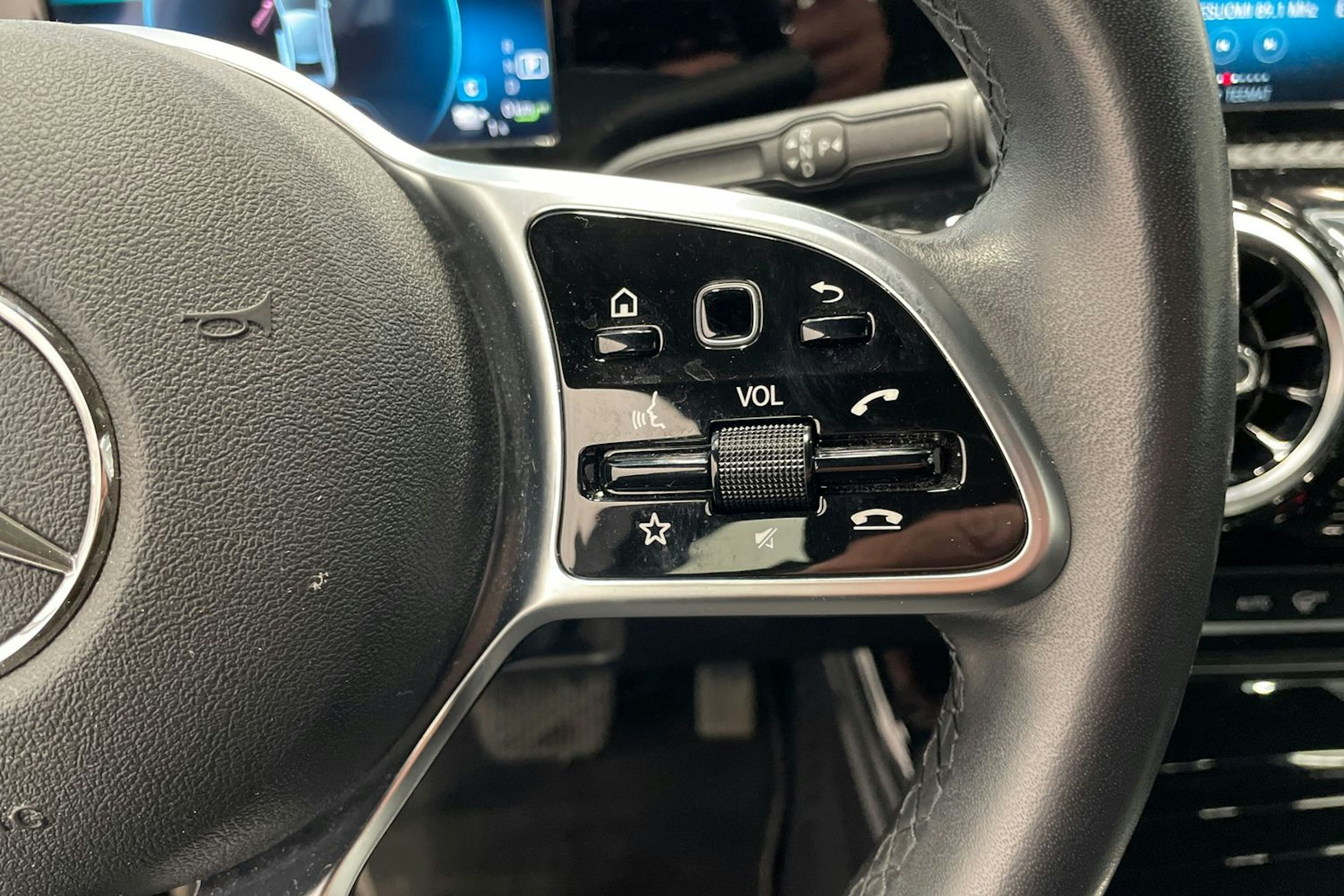 Harmaa Mercedes-Benz A 250 e 2021 kuva 15.
