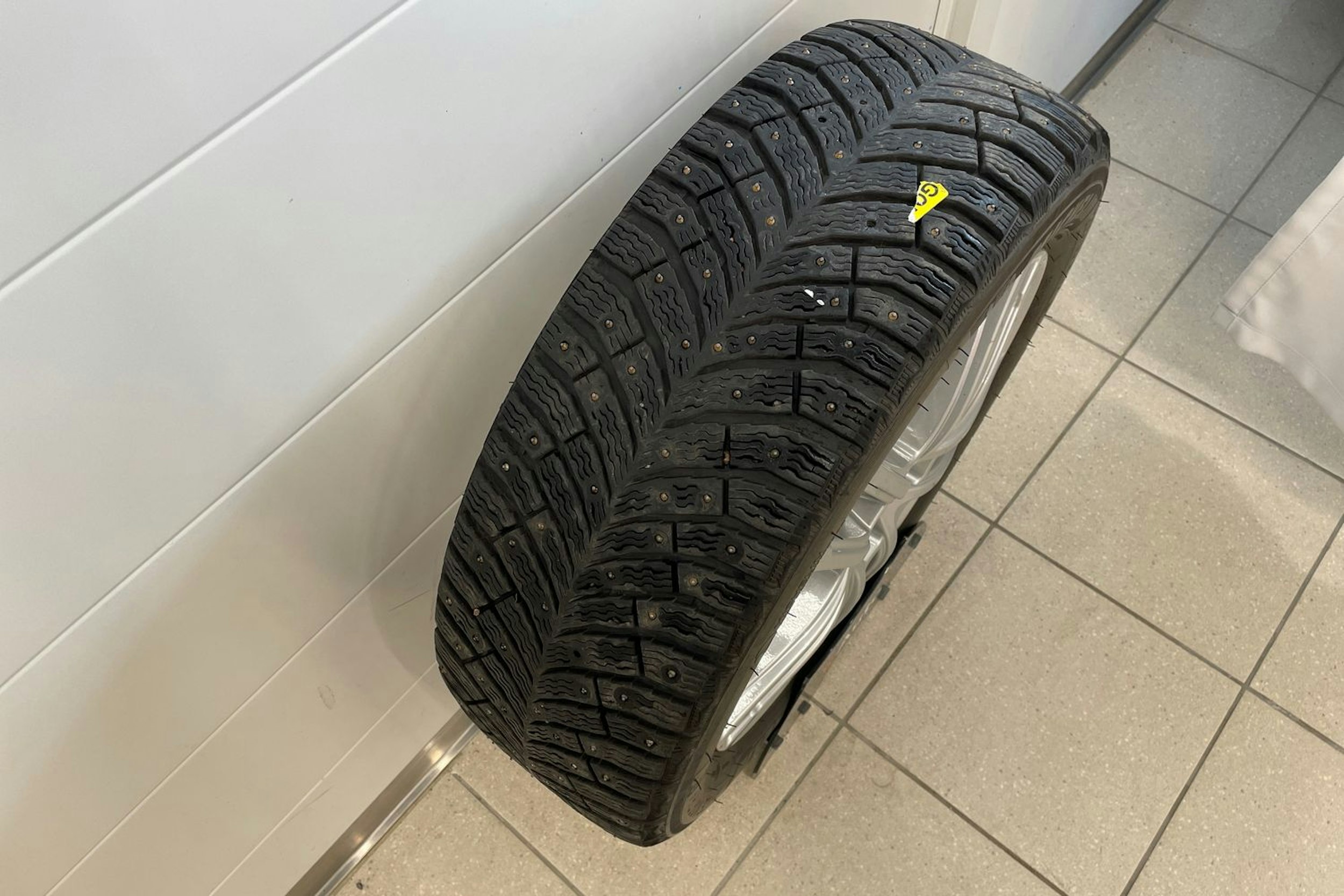 Harmaa Mercedes-Benz A 250 e 2021 kuva 24.