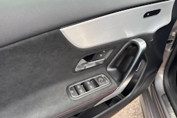 Harmaa Mercedes-Benz A 250 e 2022 kuva 4.