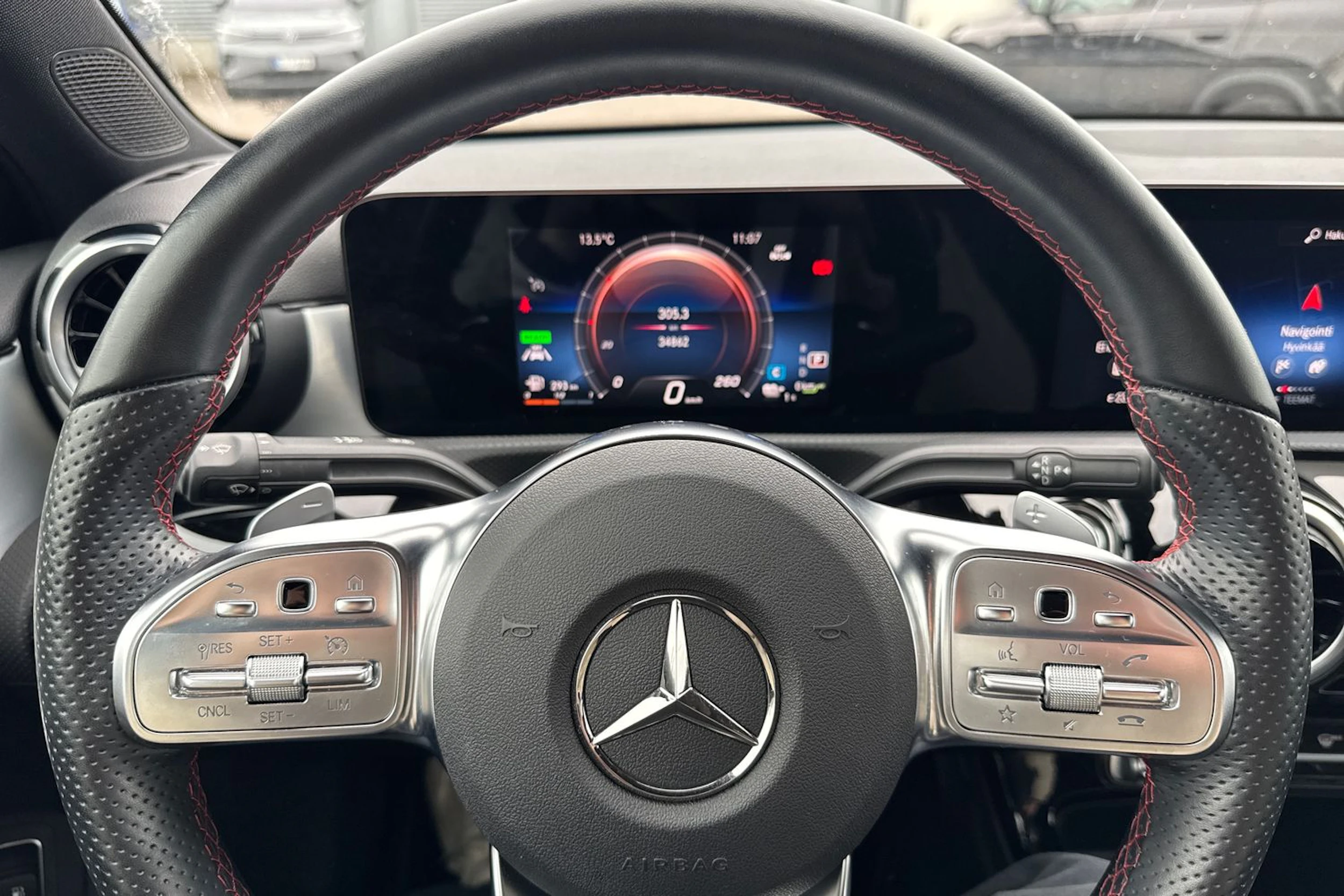Harmaa Mercedes-Benz A 250 e 2022 kuva 8.