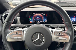 Harmaa Mercedes-Benz A 250 e 2022 kuva 8.