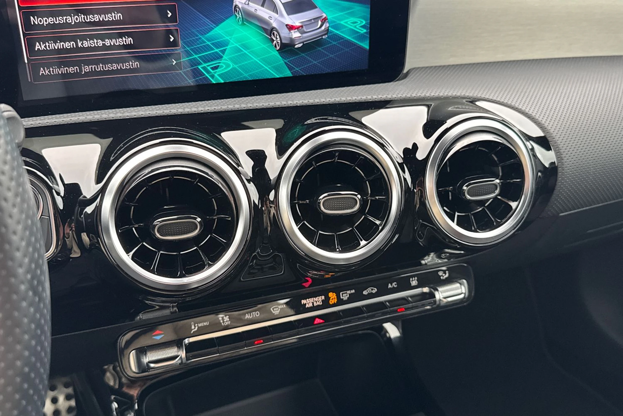 Harmaa Mercedes-Benz A 250 e 2022 kuva 11.