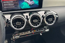 Harmaa Mercedes-Benz A 250 e 2022 kuva 11.