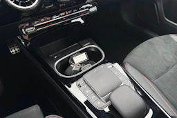 Harmaa Mercedes-Benz A 250 e 2022 kuva 12.