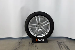 Harmaa Mercedes-Benz A 250 e 2023 kuva 11.