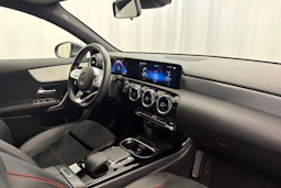 Harmaa Mercedes-Benz A 250 e 2023 kuva 29.