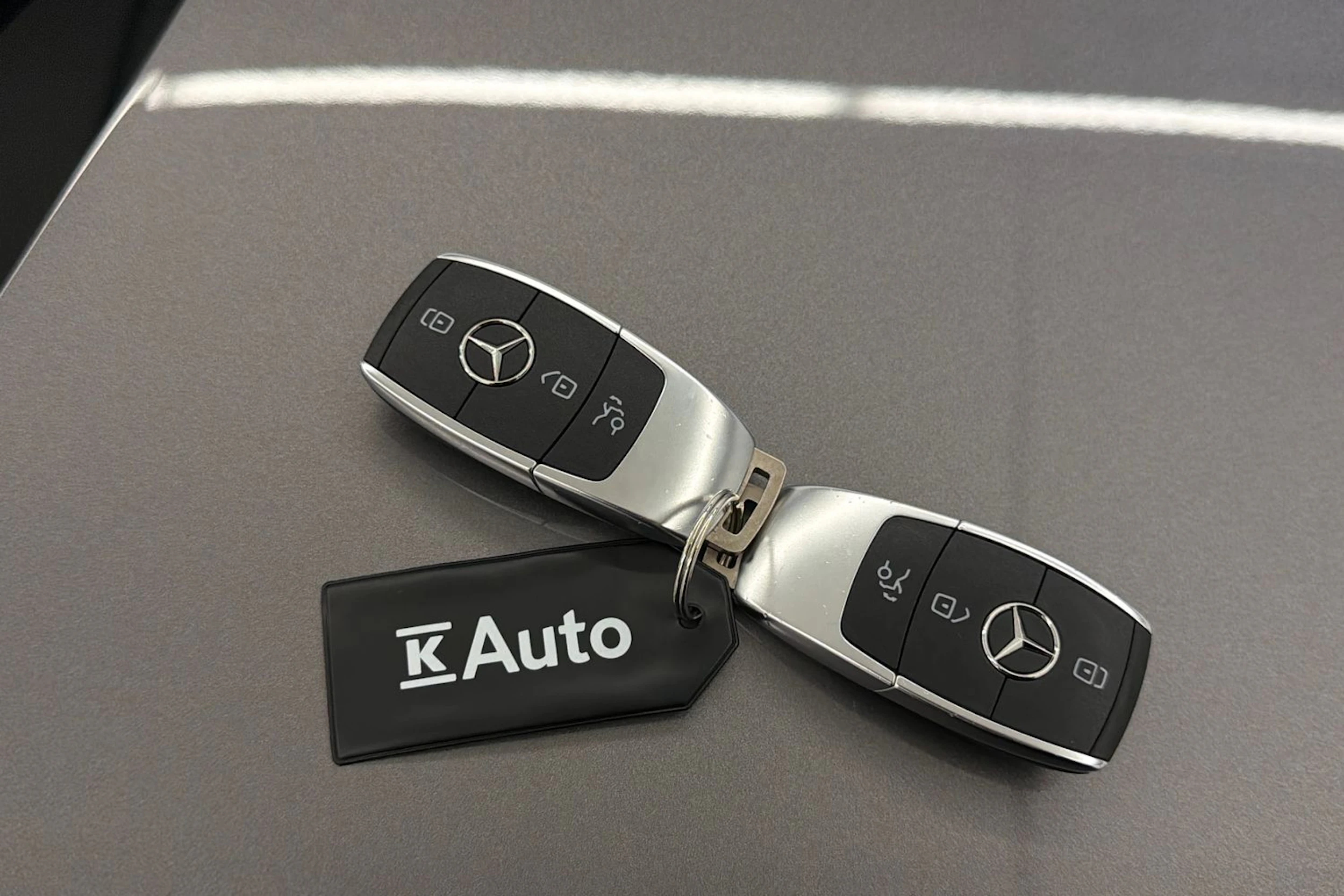 Harmaa Mercedes-Benz A 250 e 2023 kuva 30.
