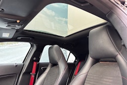 musta Mercedes-Benz A 45 AMG 2016 kuva 27.