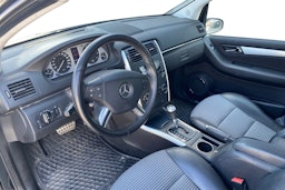Musta Mercedes-Benz B 2005 kuva 3.