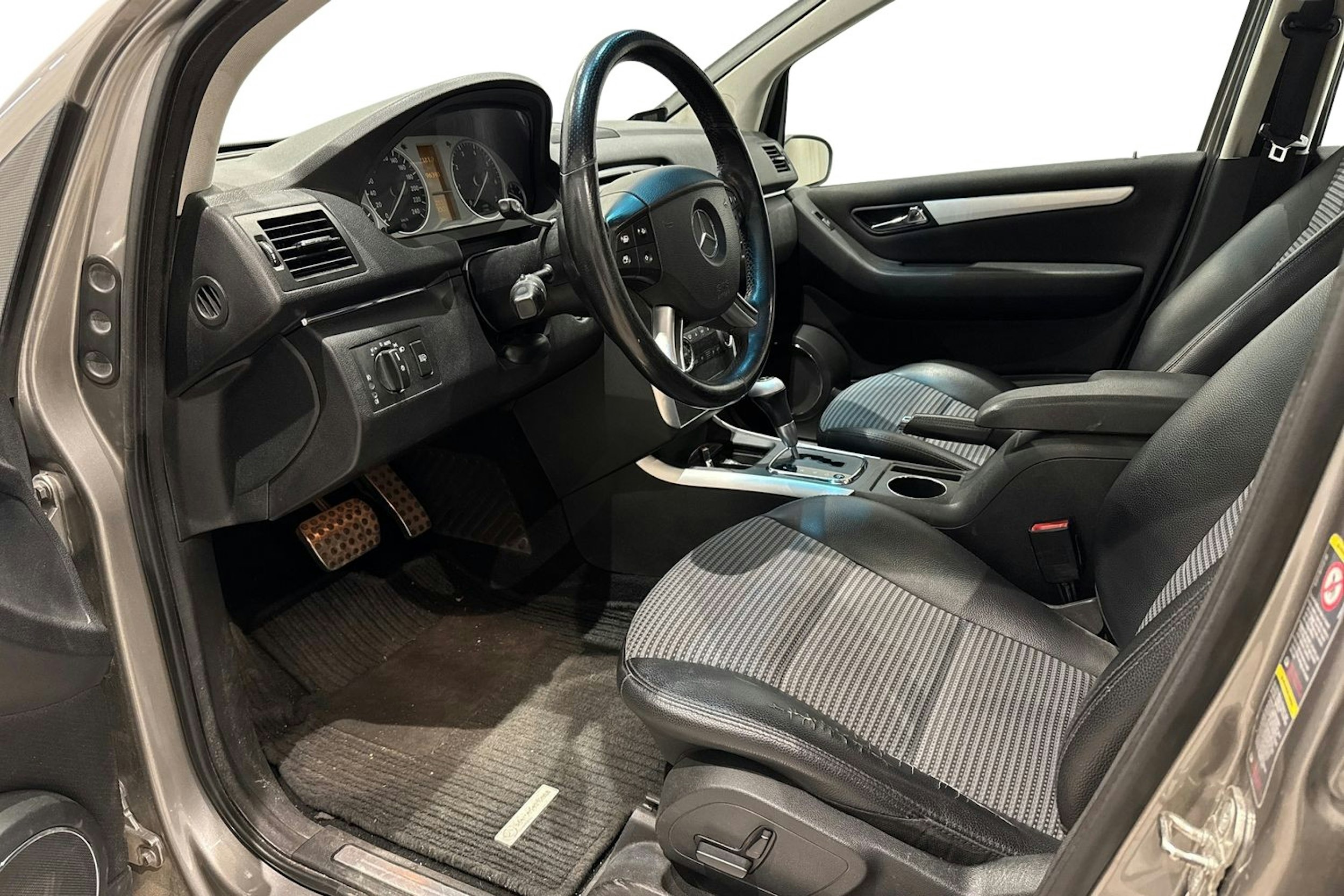 harmaa Mercedes-Benz B 2005 kuva 7.