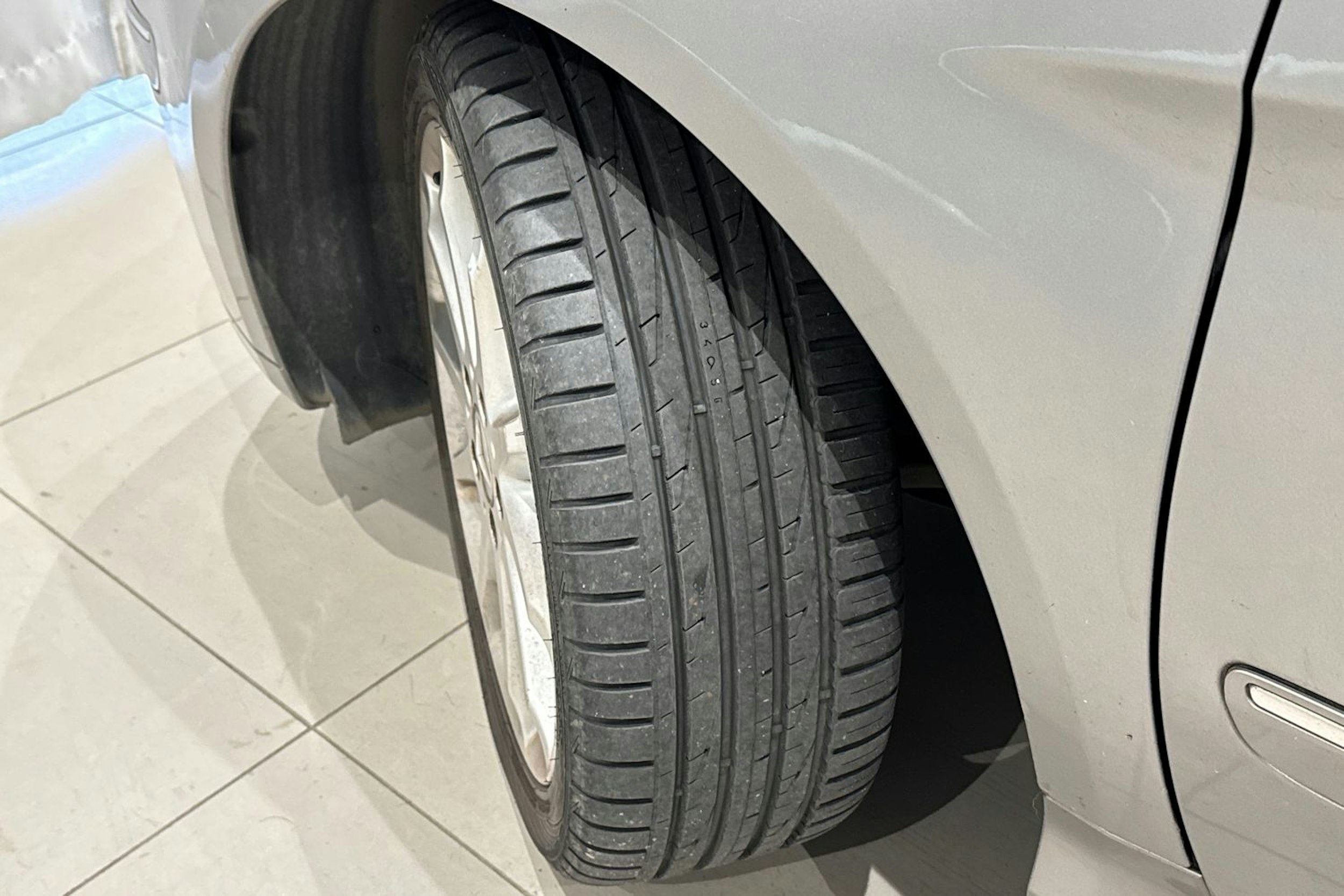 harmaa Mercedes-Benz B 2005 kuva 13.